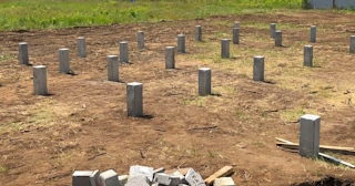 Фундамент на забивных жб сваях под ключ в Лесозаводске - фундамент из забивных железобетонных свай цена от 3206 руб/м2