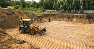 Разработка котлована Лесозаводск стоимость за от 579 руб. м3 - заказать работы по копке и рытью котлованов | траншей